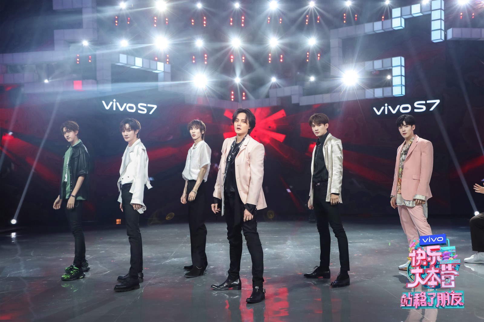 赛地聚焦——法甲窗口期热度飙升,山东男篮回应争议,话题不断,资深球员宣示担当的简单介绍 赛地聚焦——法甲窗口期热度飙升,山东男篮回应争议,话题不断,资深球员宣示担当的简单介绍