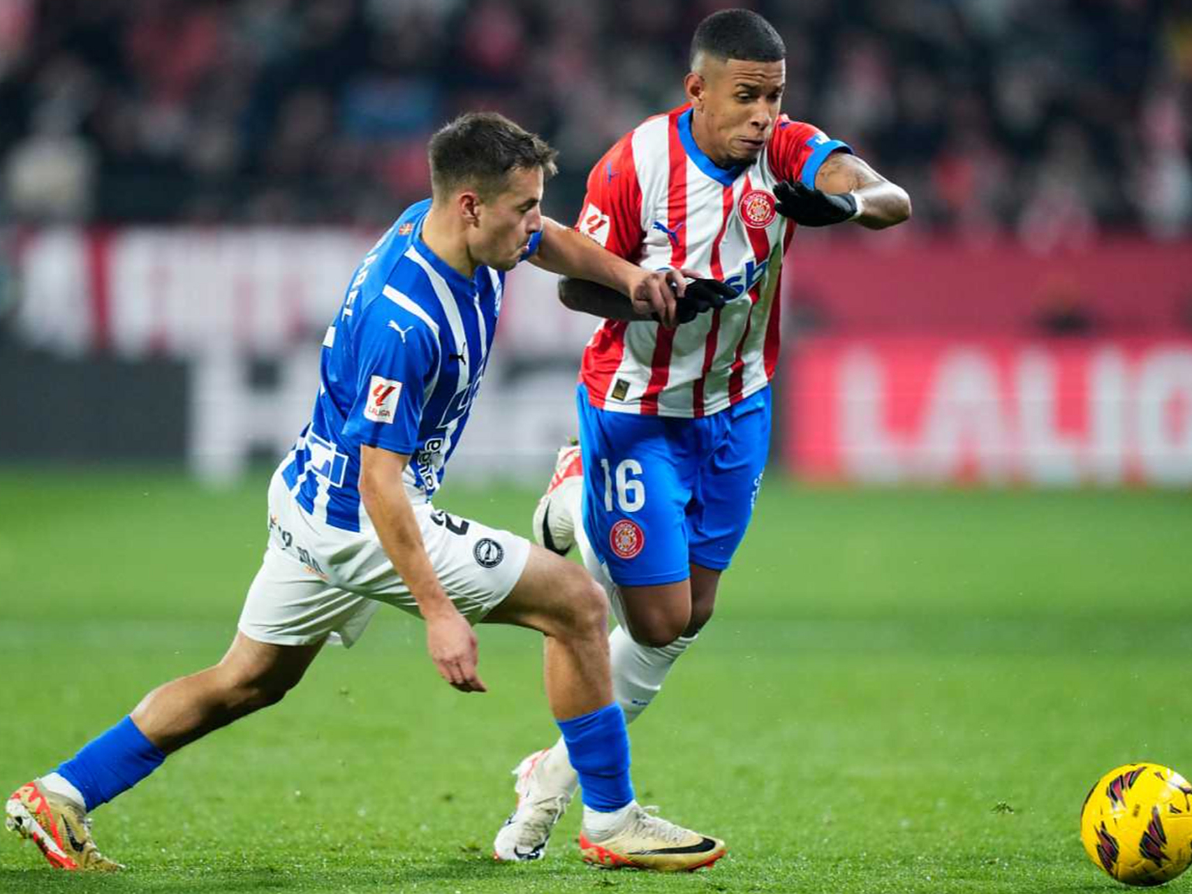 包含埃因霍温训练开放日;冲刺阶段豪取连胜引欢呼;西甲在即;团队化学反应显著的词条 包含埃因霍温训练开放日;冲刺阶段豪取连胜引欢呼;西甲在即;团队化学反应显著的词条