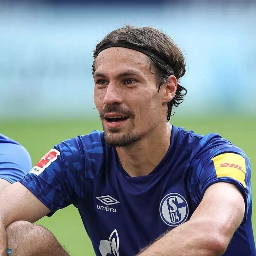 包含里程碑夜广厦男篮队长鼓劲；欧联加时末段刷纪录；信心回归；赛季目标并未改变的词条